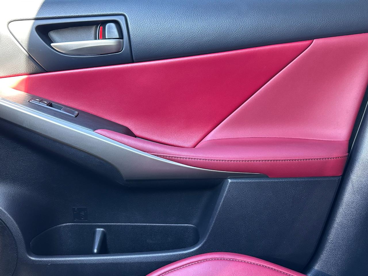 Lexus IS  2019