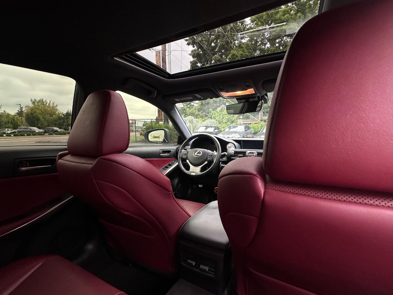 Lexus IS IS 300 RWD 2018