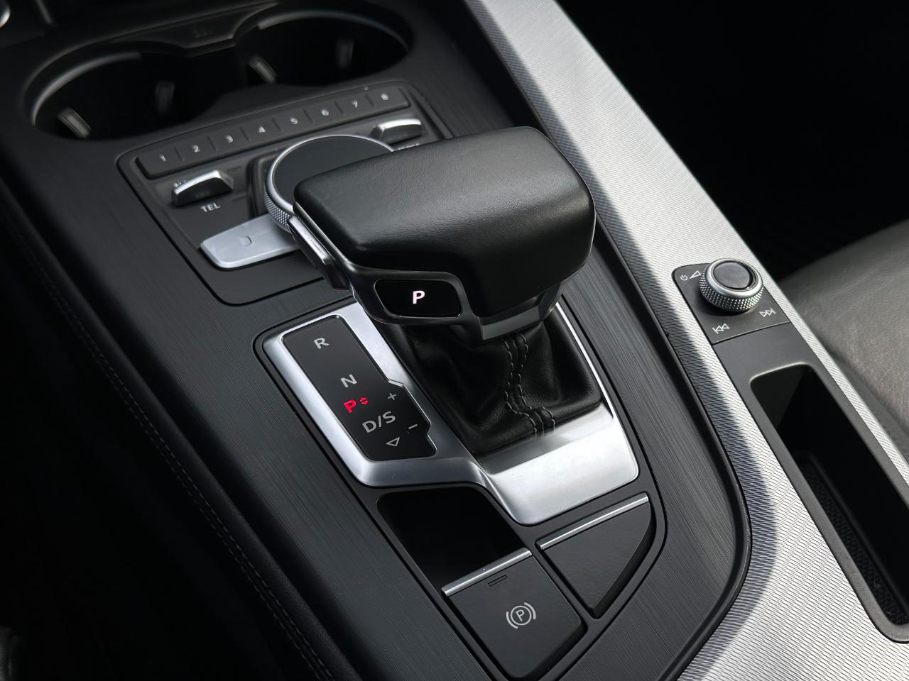 Audi A4 Premium Plus 45 TFSI quattro 2019