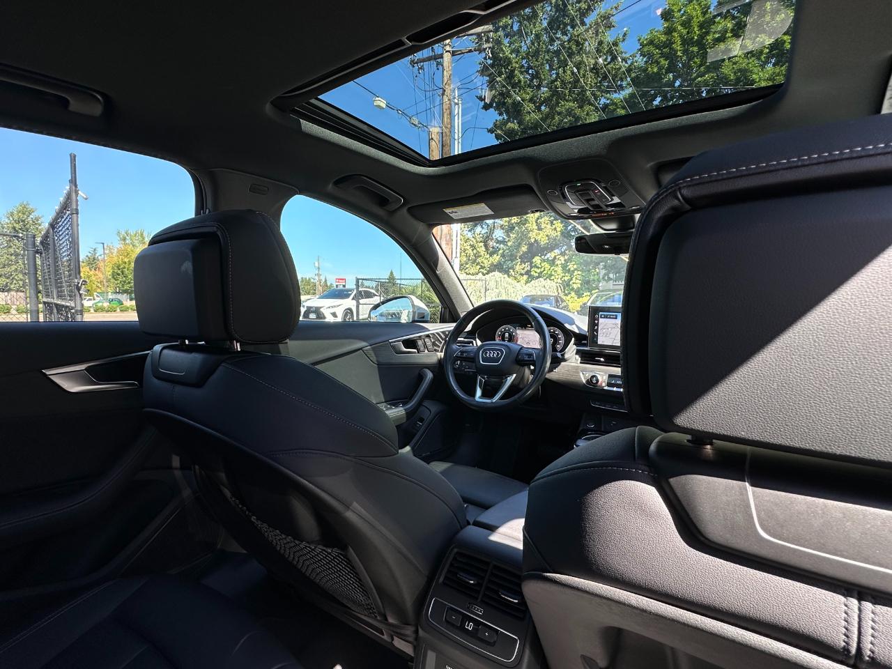 Audi A4 Sedan S line Premium Plus 45 TFSI quattro 2023