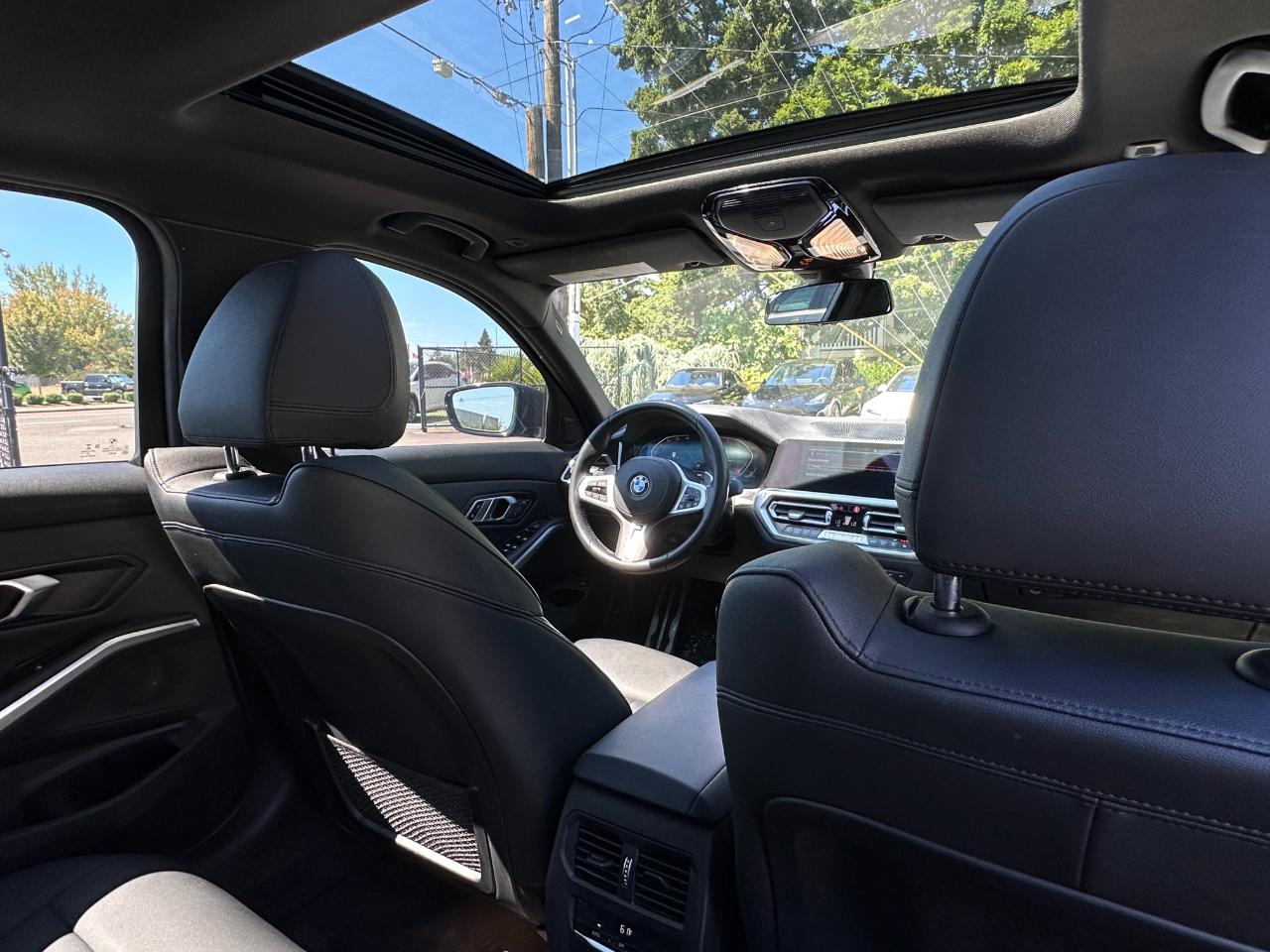BMW 3 Series 330i Sedan 2019