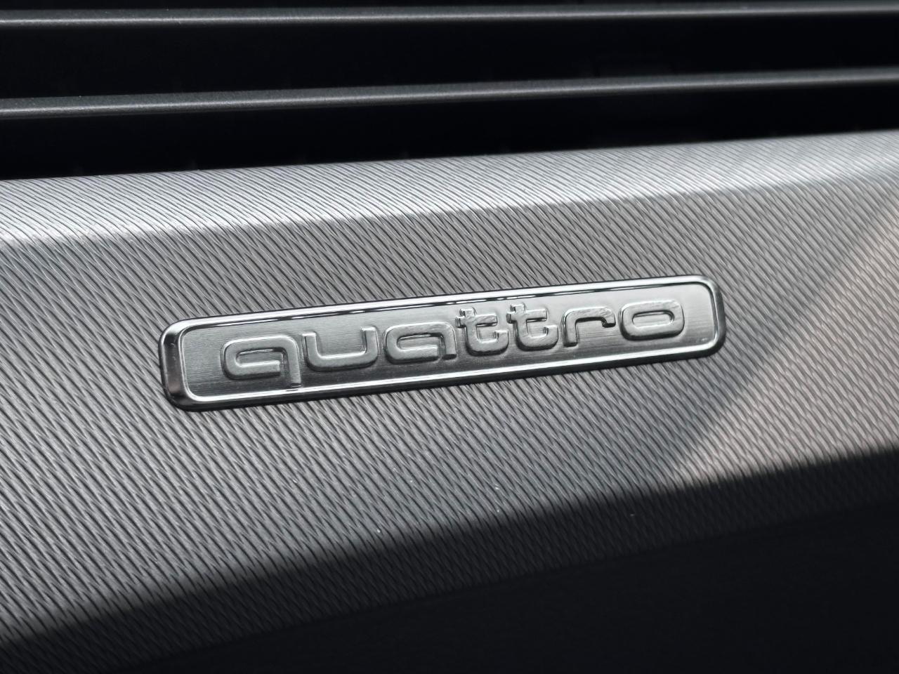Audi A4 Sedan S line Premium Plus 45 TFSI quattro 2023