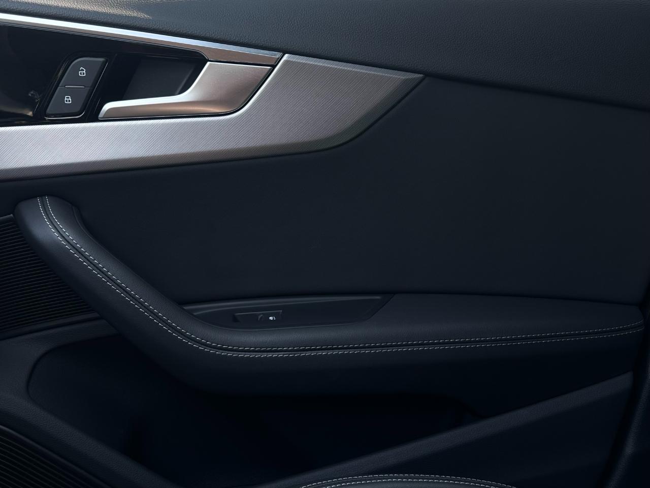 Audi A4 Sedan S line Premium Plus 45 TFSI quattro 2023