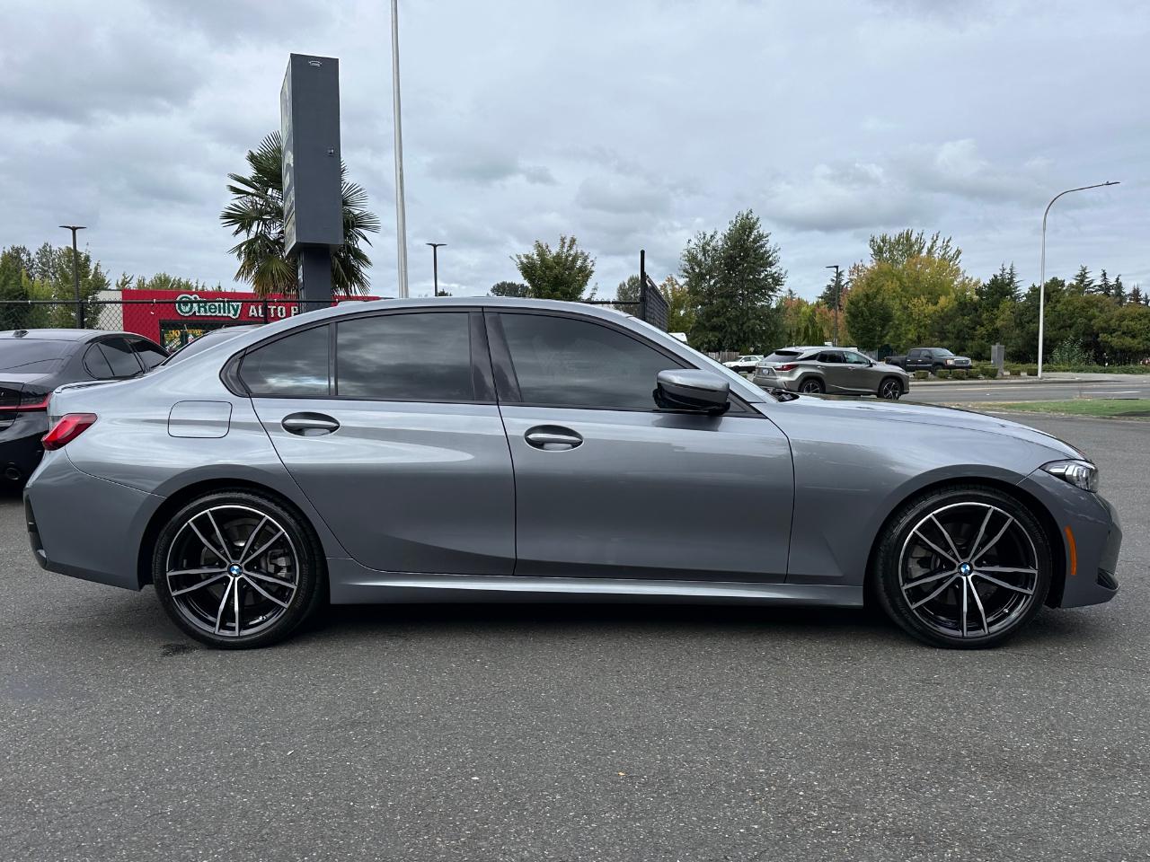 BMW 3 Series  2023