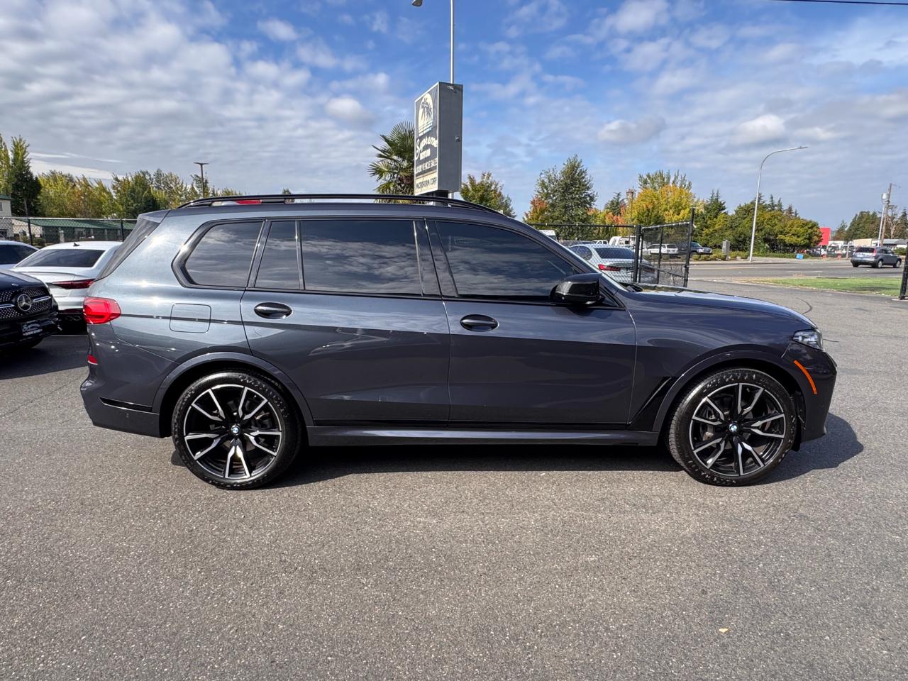 BMW X7 xDrive40i Sports Activity Vehicle 2022