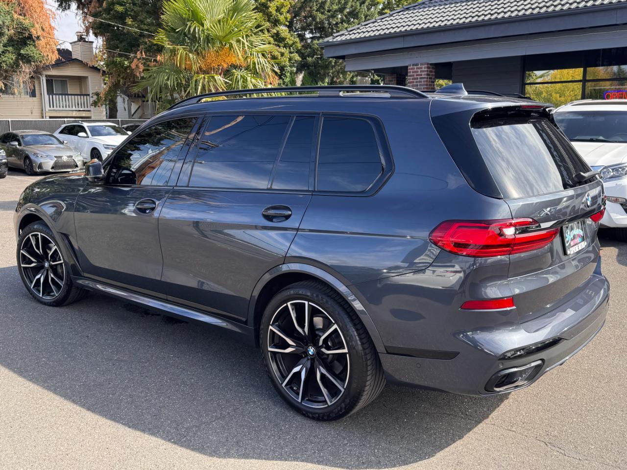 BMW X7 xDrive40i Sports Activity Vehicle 2022
