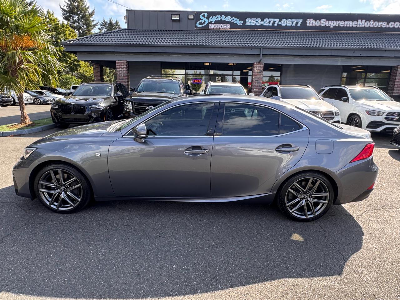 Lexus IS  2019