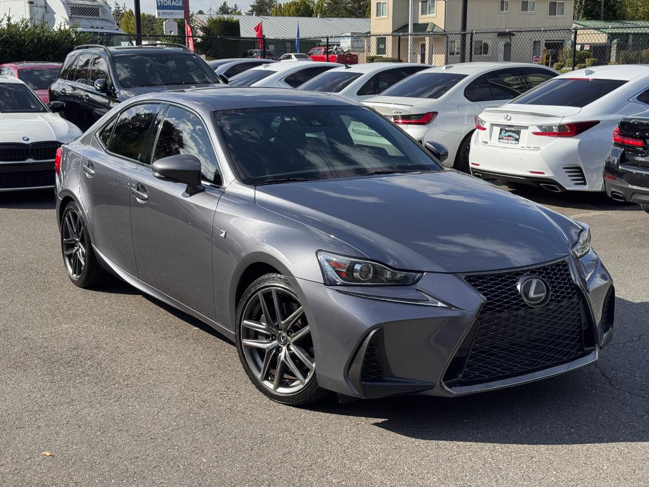 Lexus IS  2019