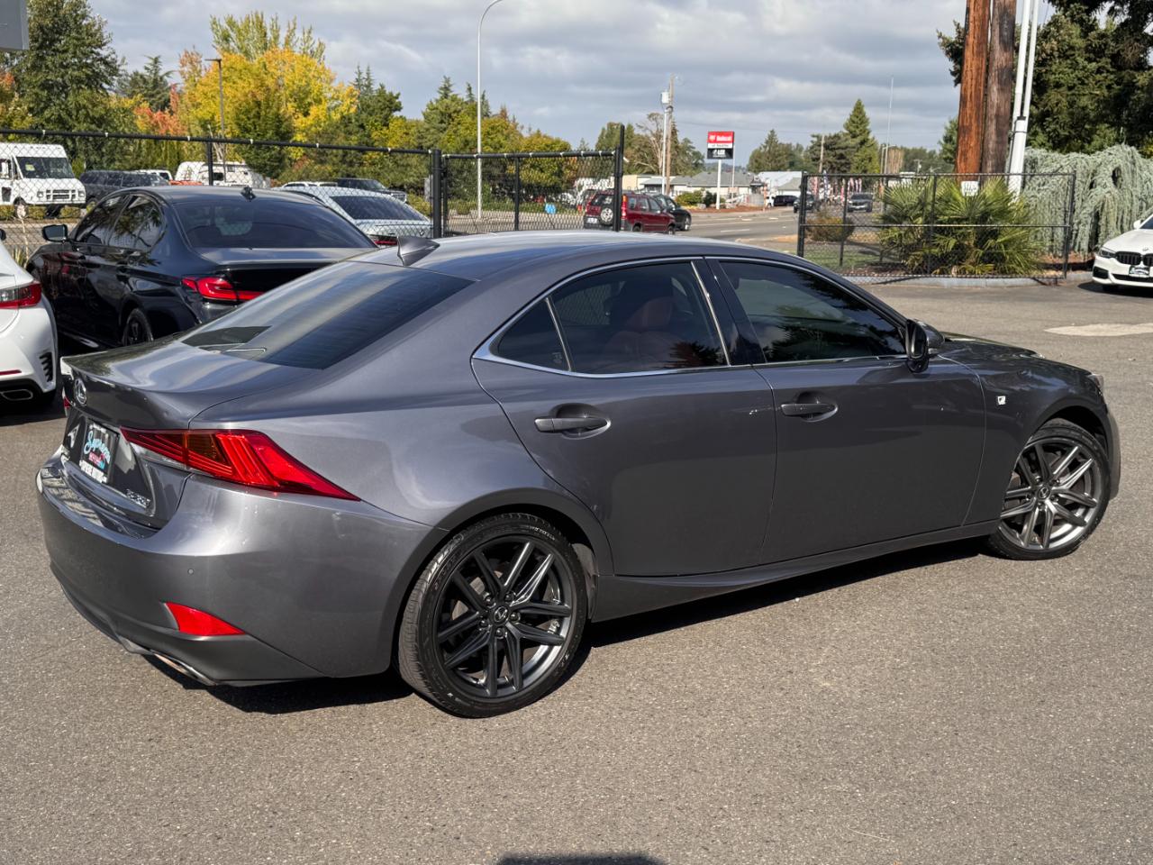 Lexus IS  2019