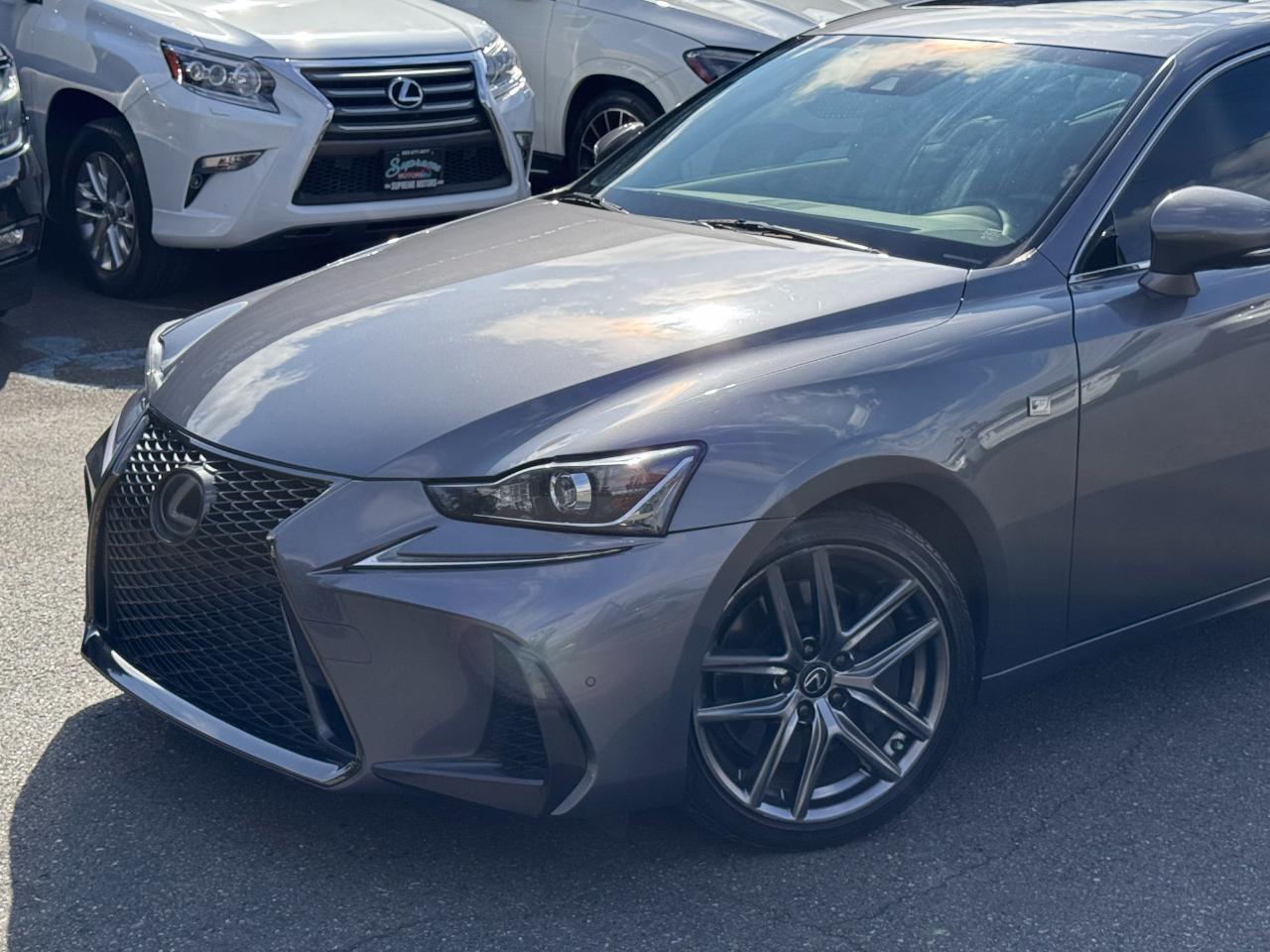 Lexus IS  2019
