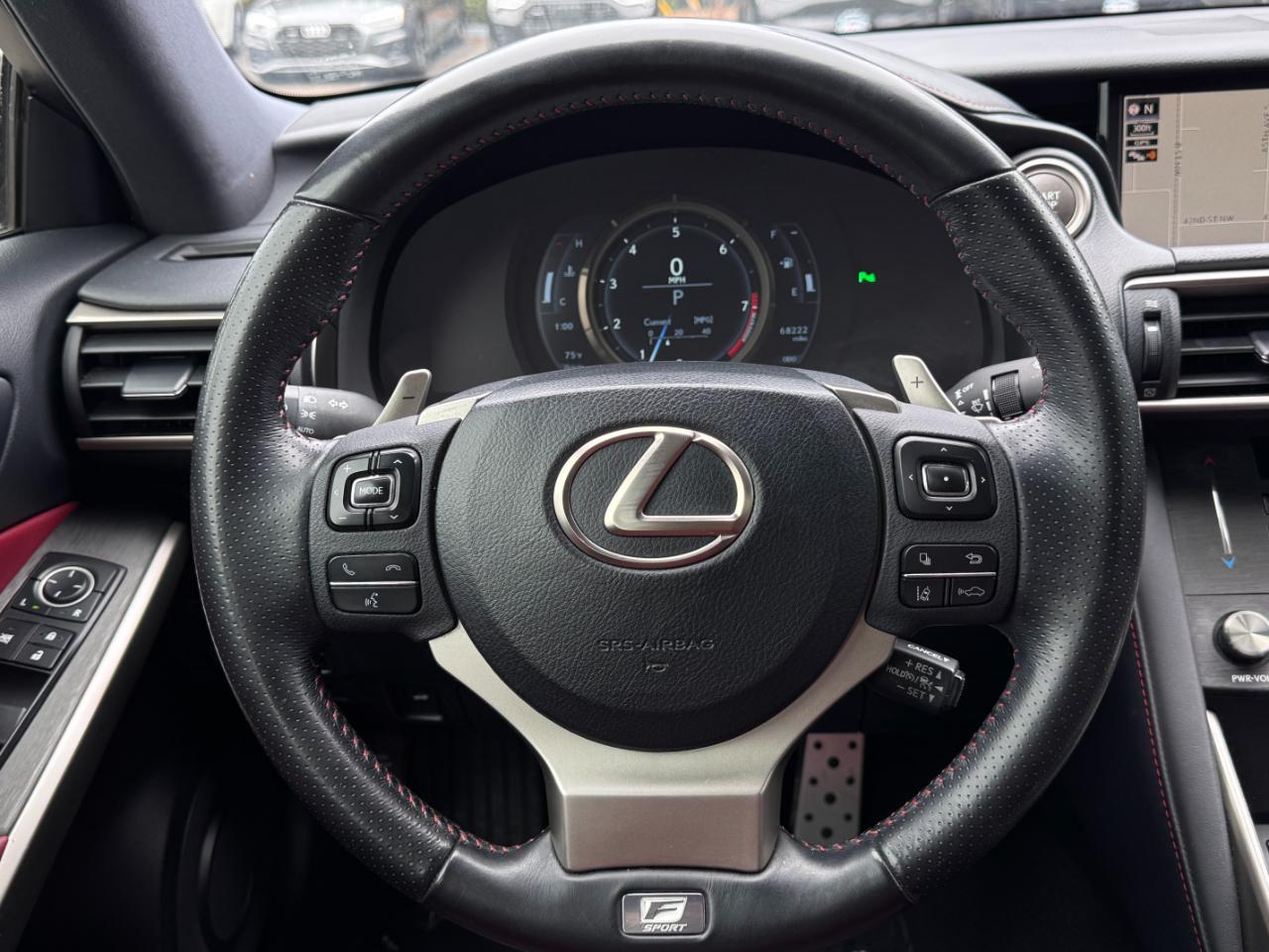 Lexus IS  2019