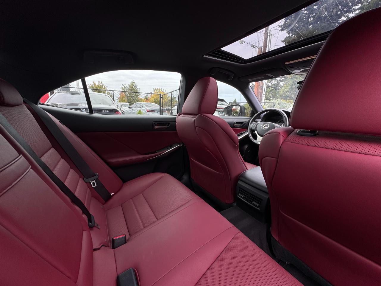 Lexus IS  2019