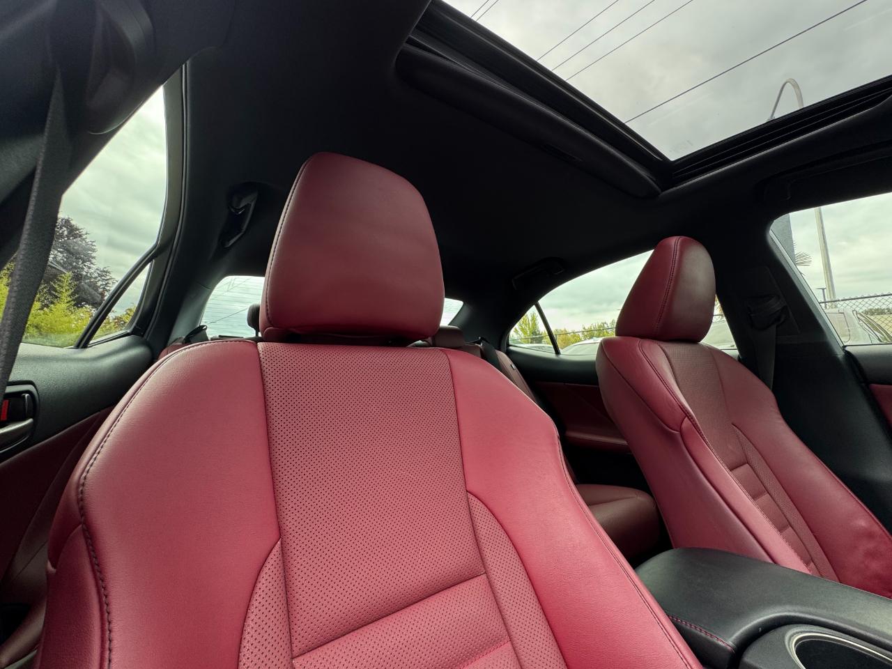 Lexus IS  2019