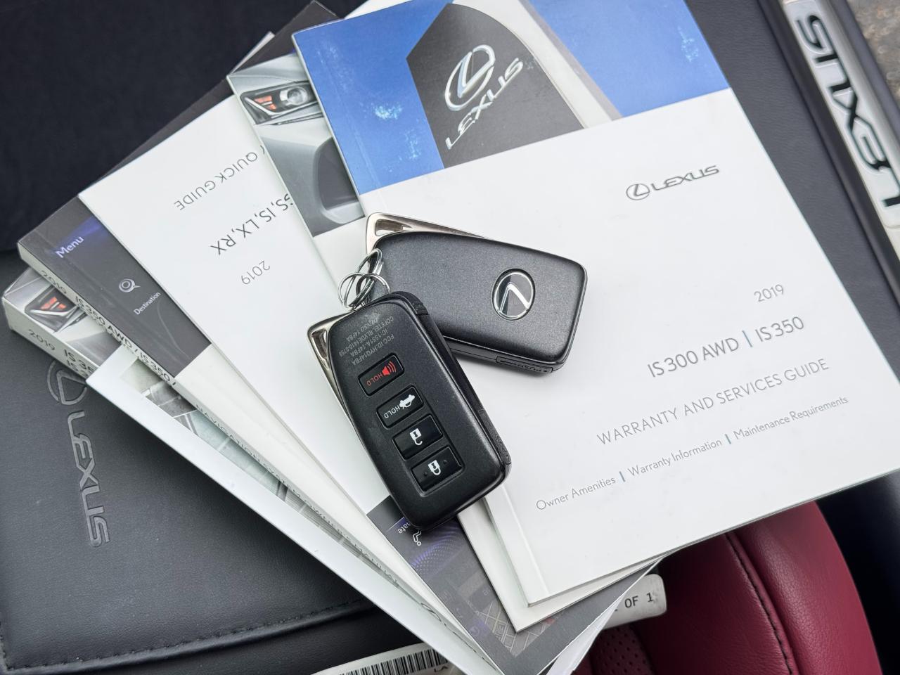Lexus IS  2019