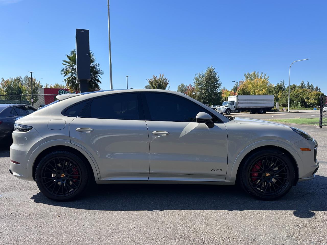 Porsche Cayenne GTS Coupe AWD 2021