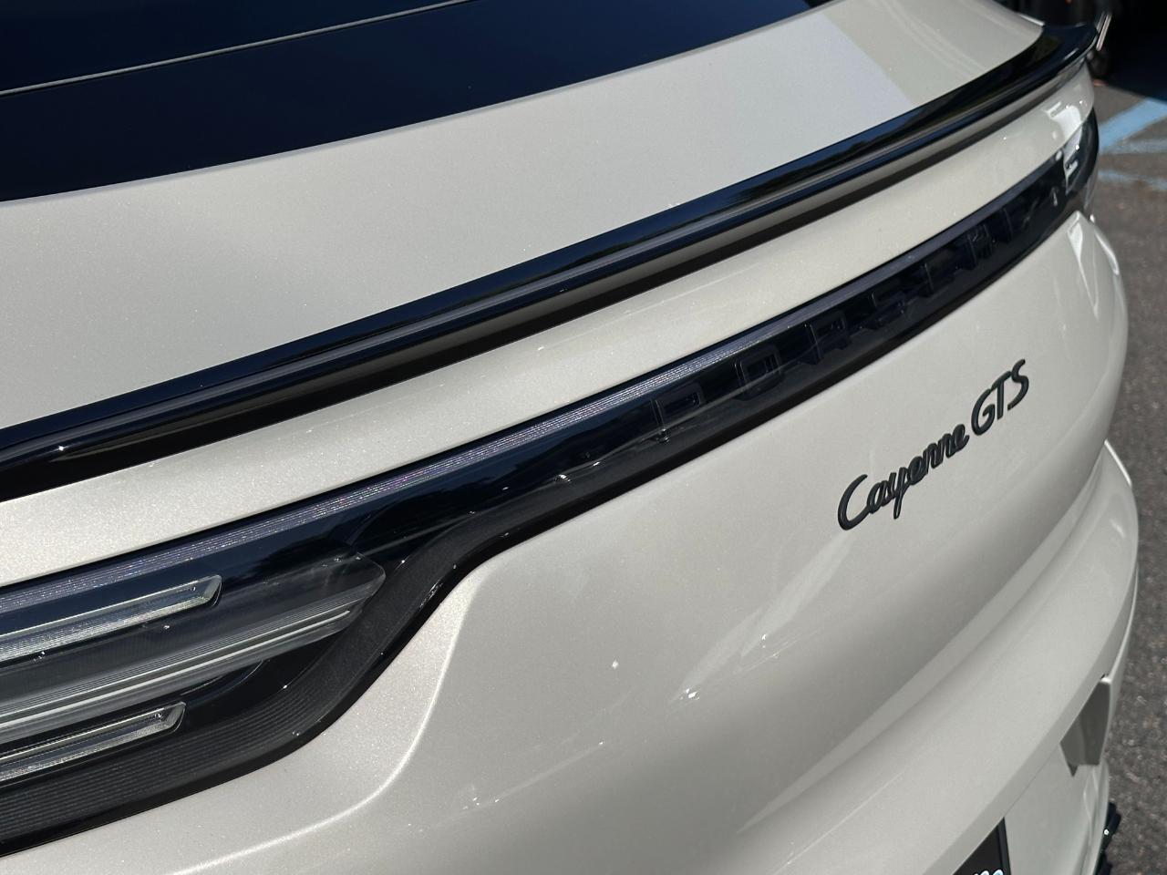 Porsche Cayenne GTS Coupe AWD 2021