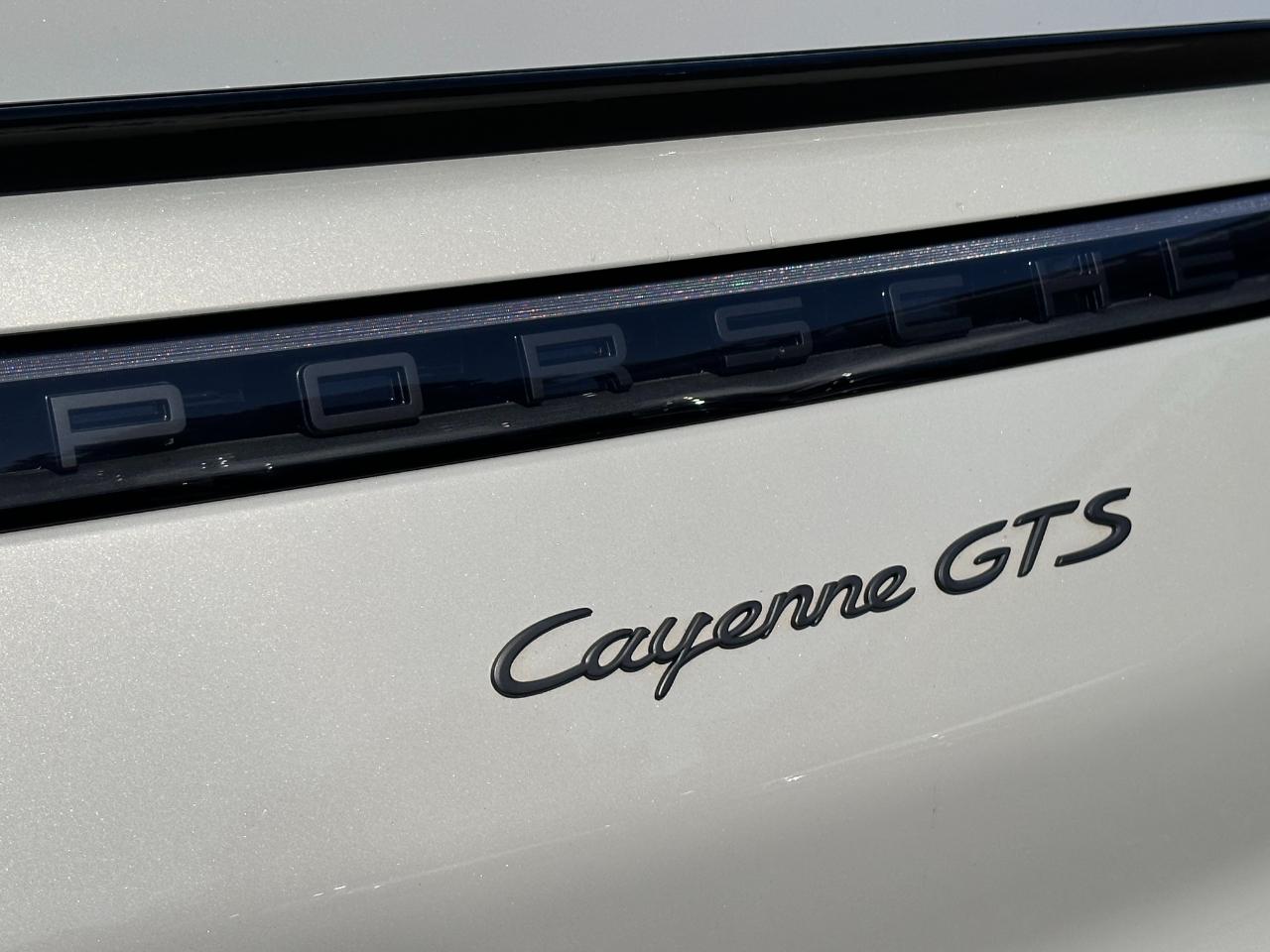Porsche Cayenne GTS Coupe AWD 2021