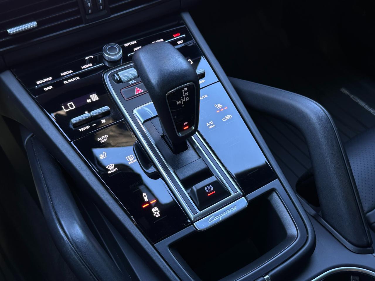 Porsche Cayenne GTS Coupe AWD 2021