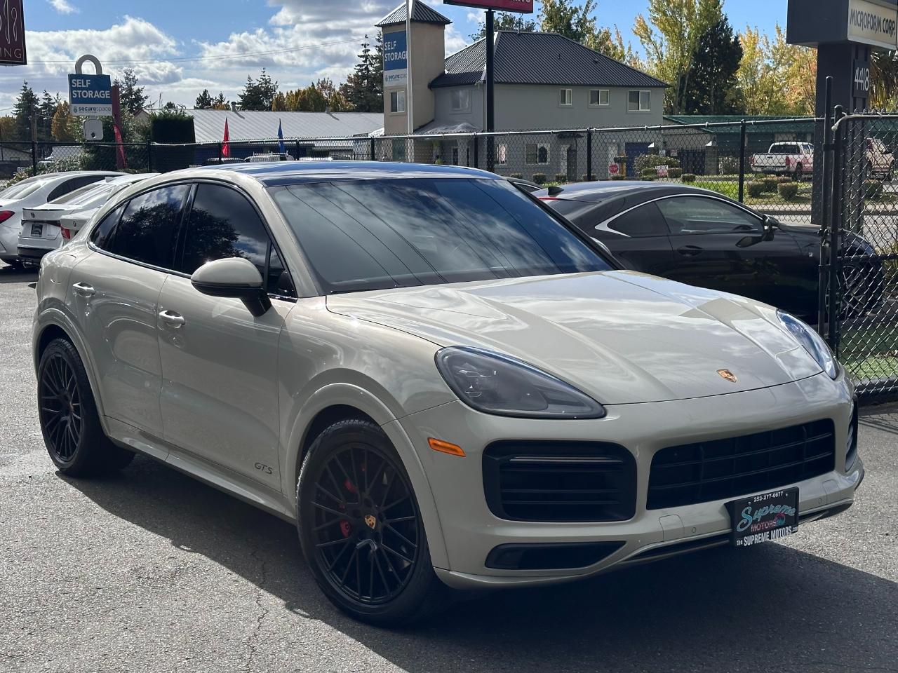Porsche Cayenne GTS Coupe AWD 2021