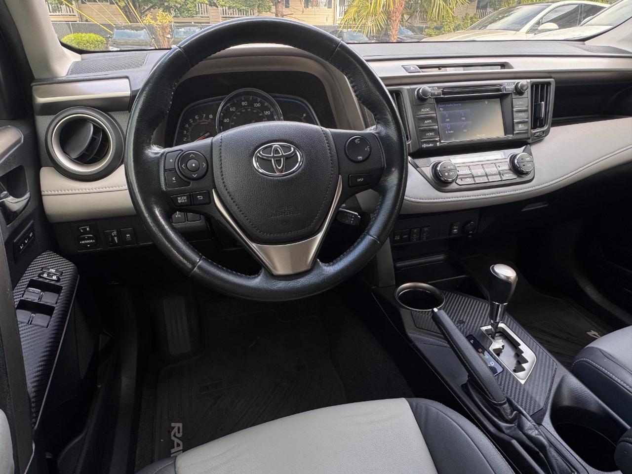 Toyota RAV4 photo 2