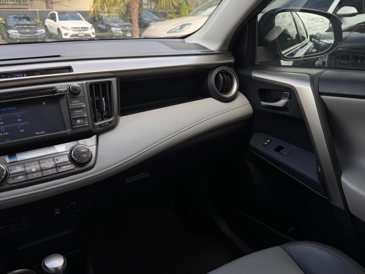 Toyota RAV4 photo 19