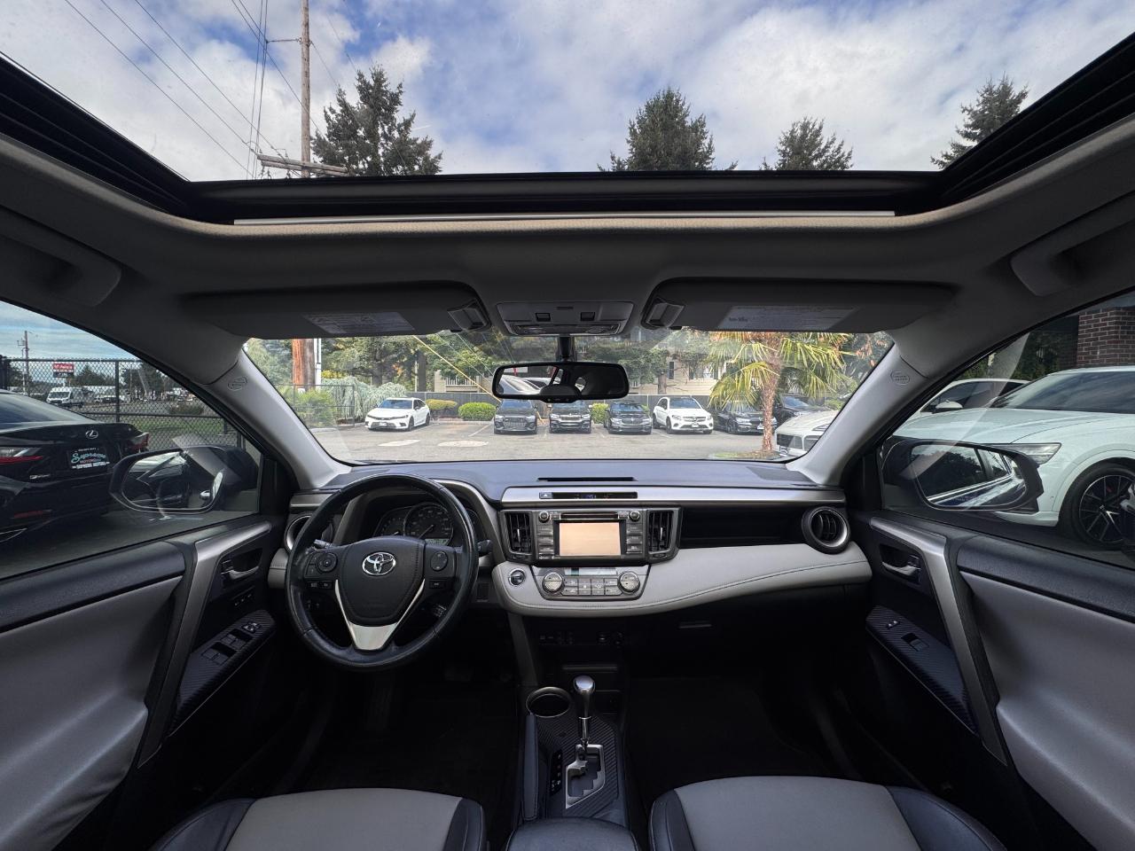 Toyota RAV4 photo 10