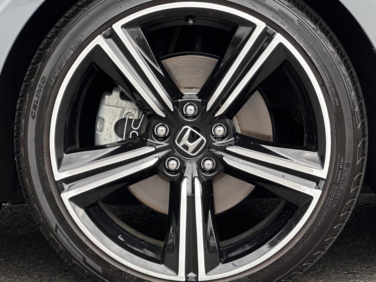 Honda Accord photo 8