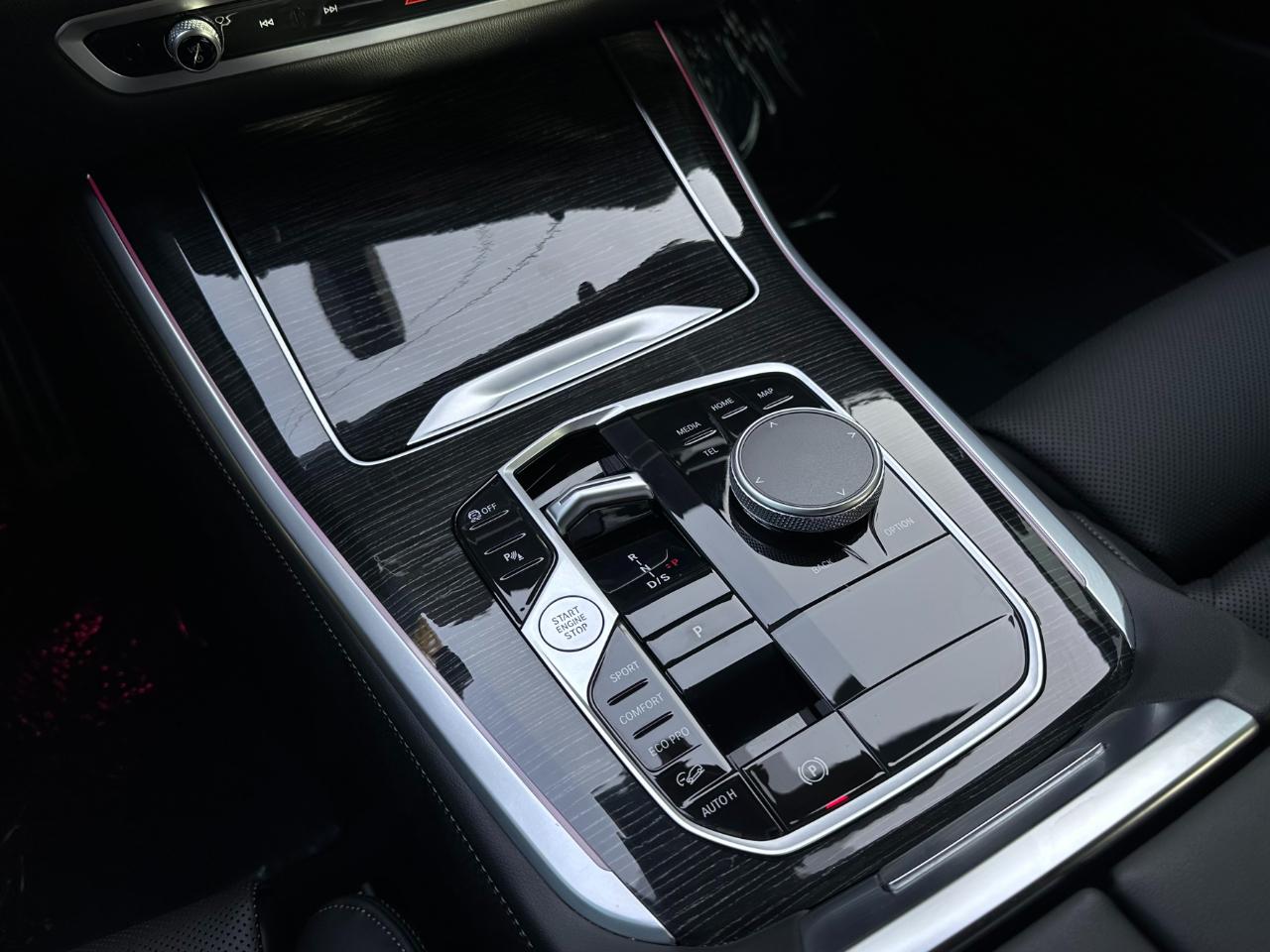BMW X5 xDrive40i Sports Activity Vehicle 2025