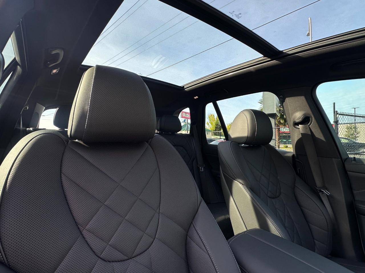BMW X5 xDrive40i Sports Activity Vehicle 2025