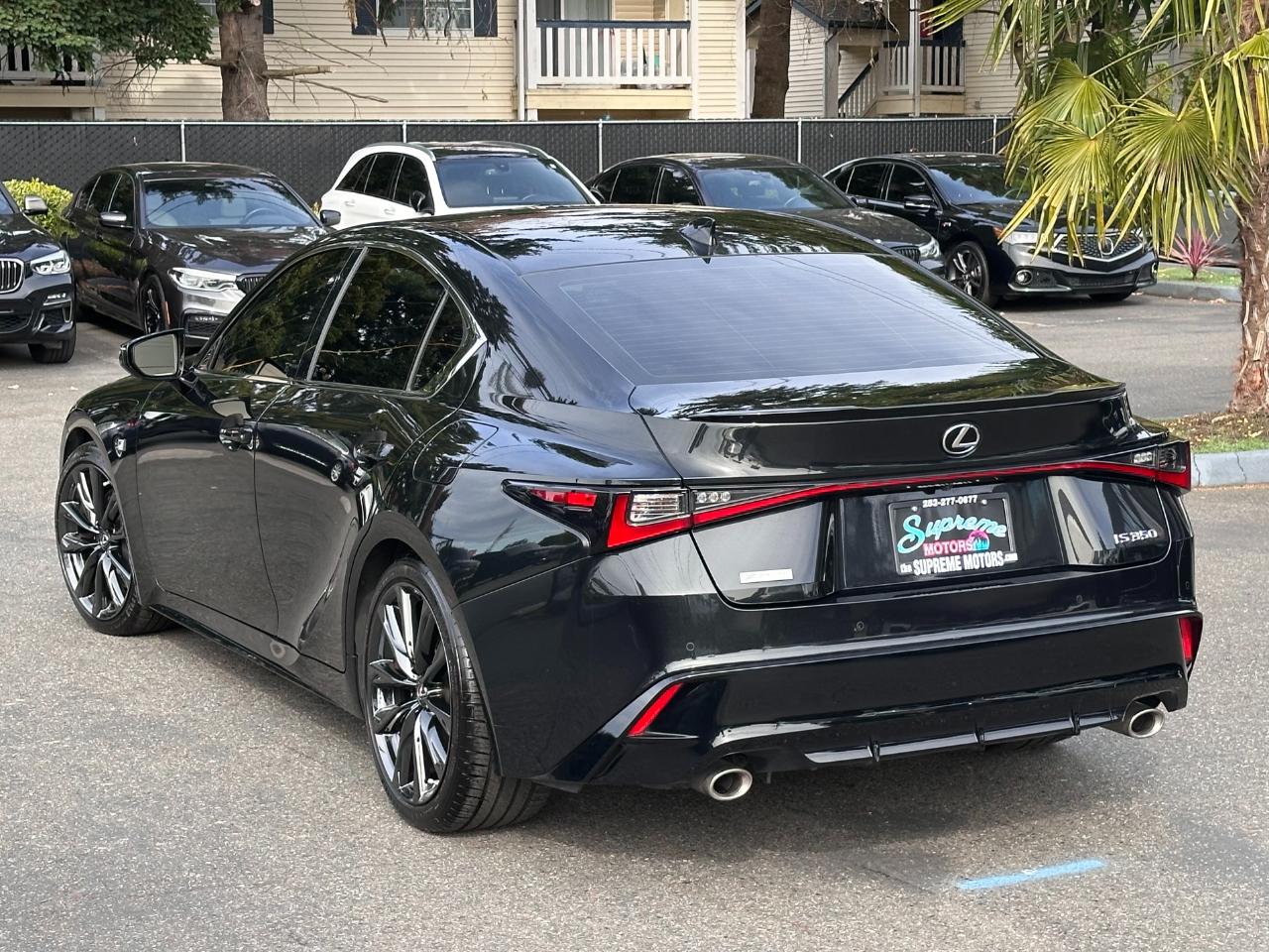 Lexus IS  2021