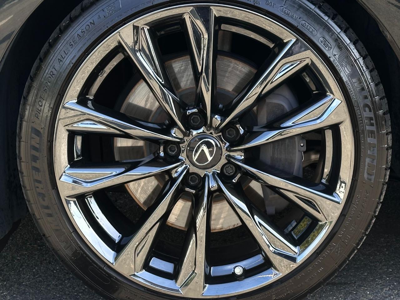 Lexus IS  2021