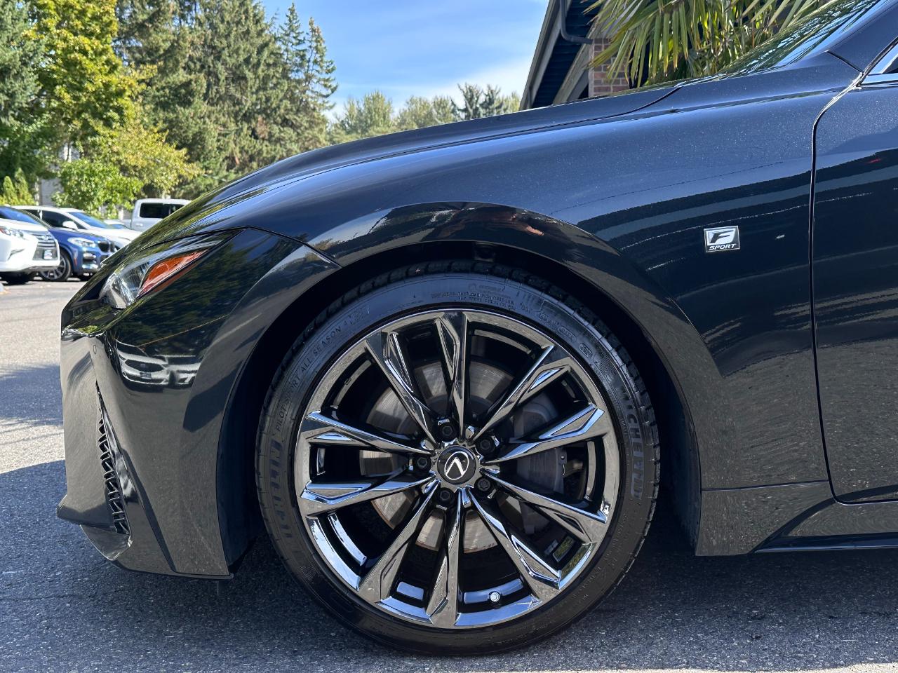 Lexus IS  2021
