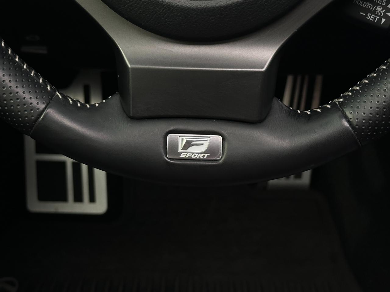 Lexus IS  2021