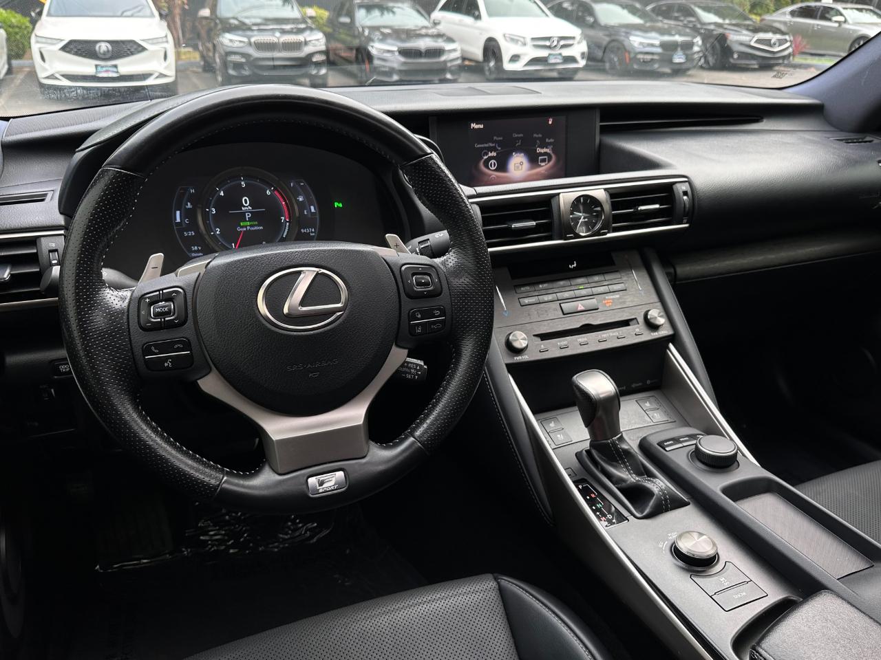 Lexus IS photo 2