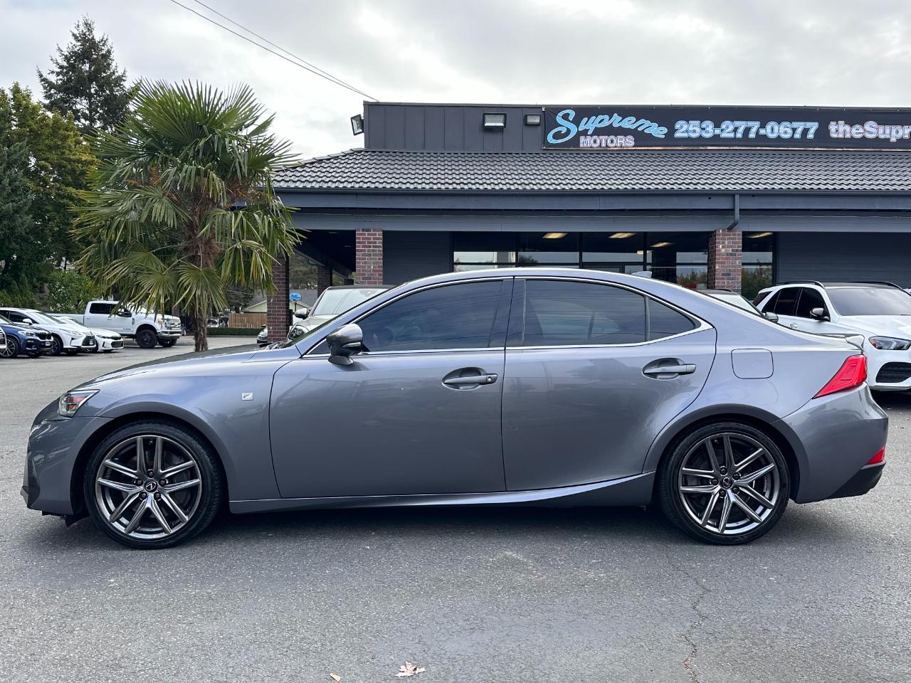 Lexus IS photo 3