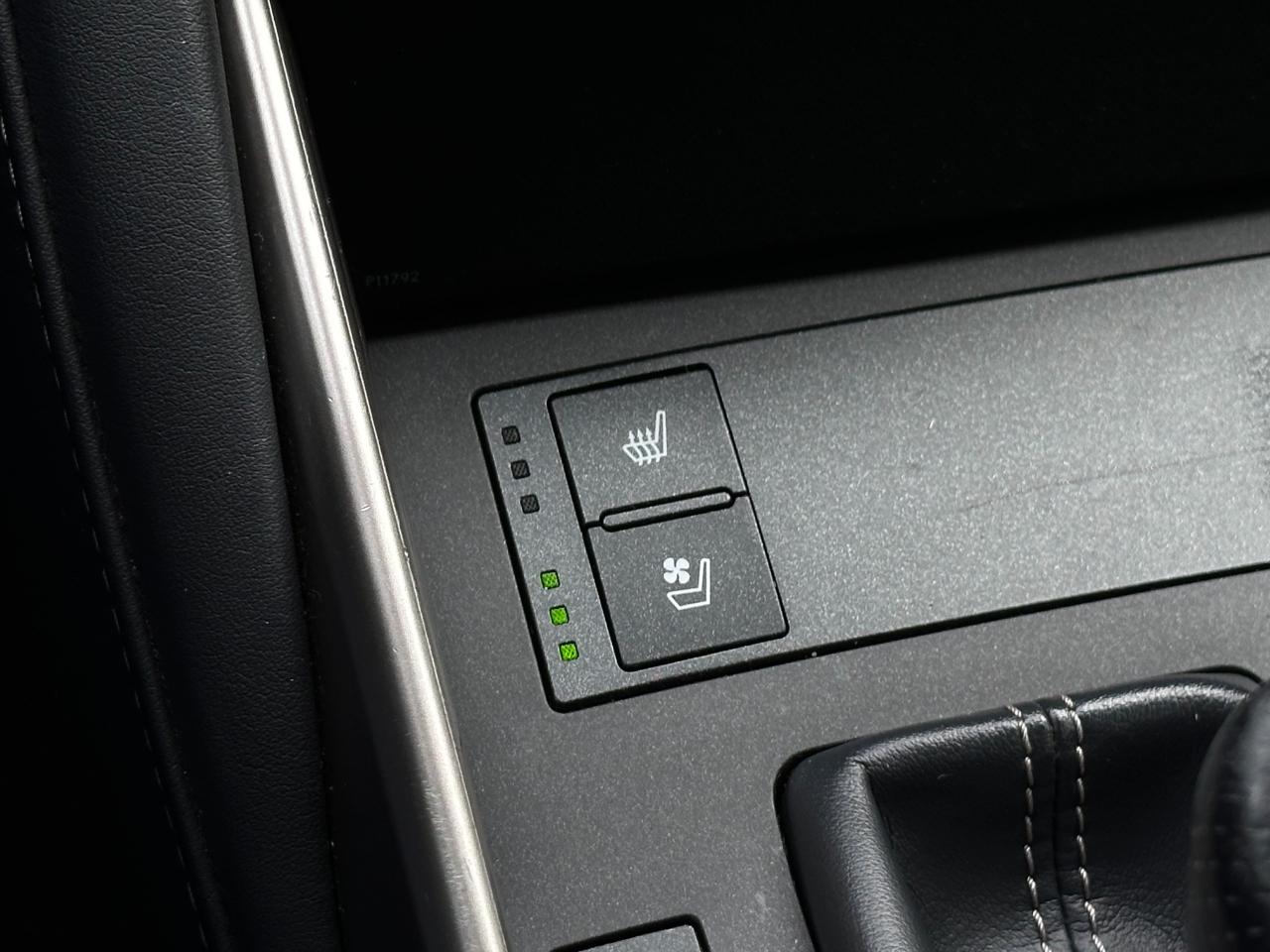 Lexus IS photo 5