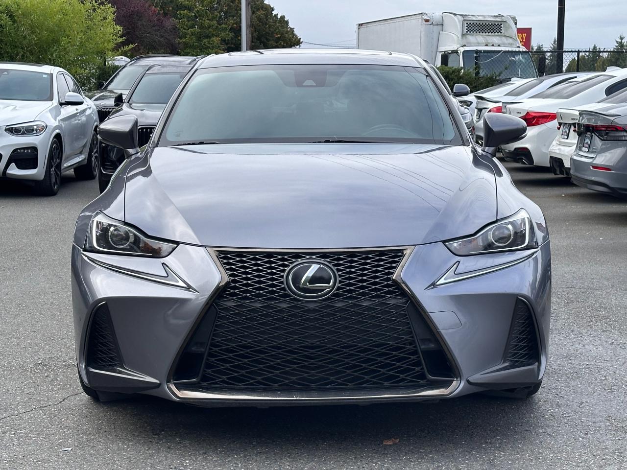 Lexus IS photo 30