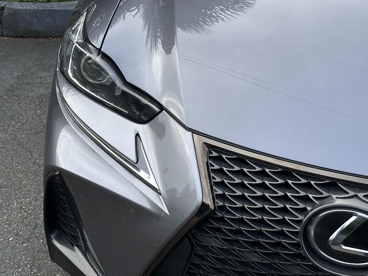 Lexus IS photo 21