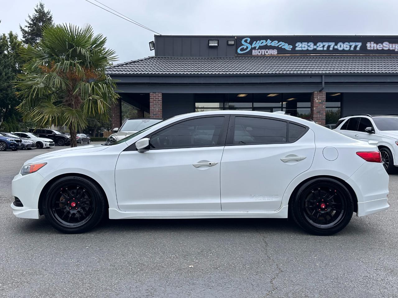 Acura ILX 4dr Sdn 2.4L Premium Pkg 2013