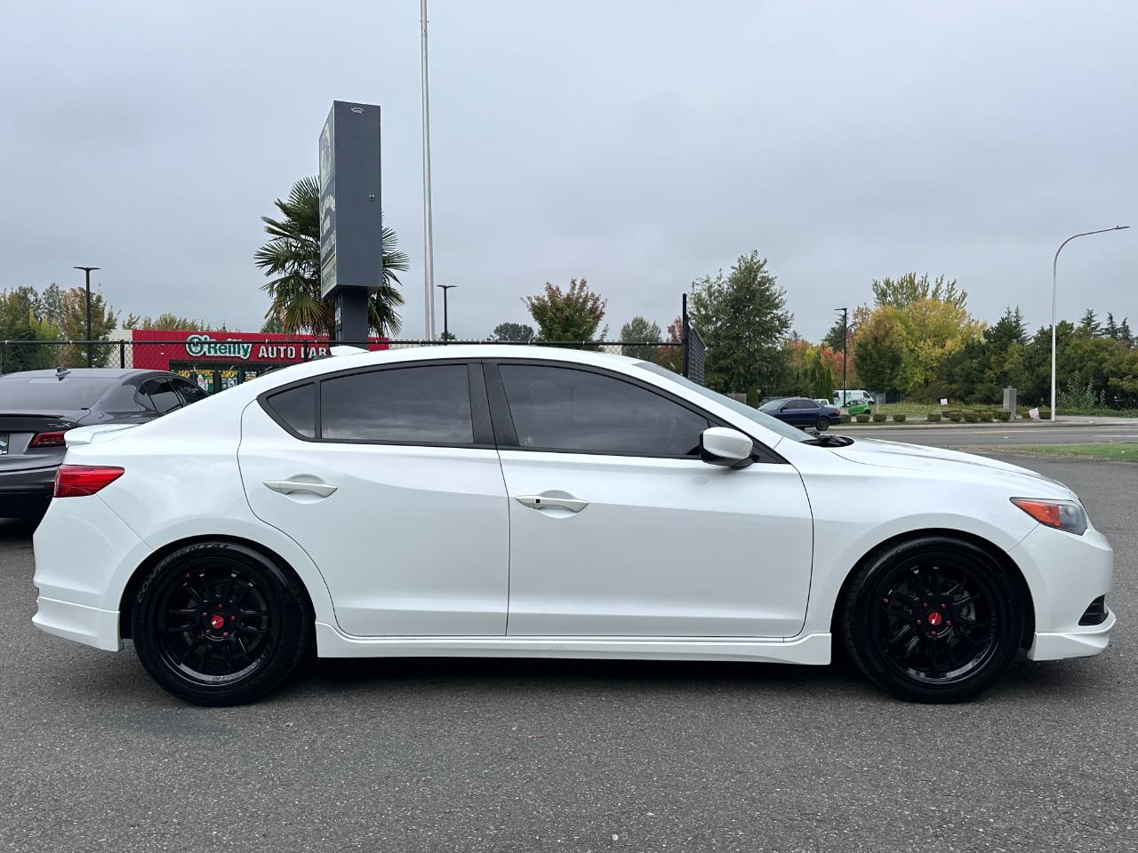Acura ILX 4dr Sdn 2.4L Premium Pkg 2013