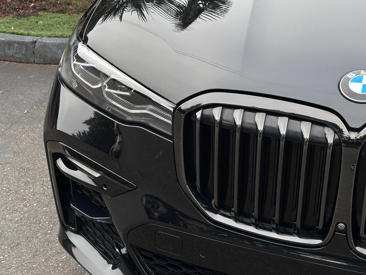 BMW X7 xDrive40i Sports Activity Vehicle 2021
