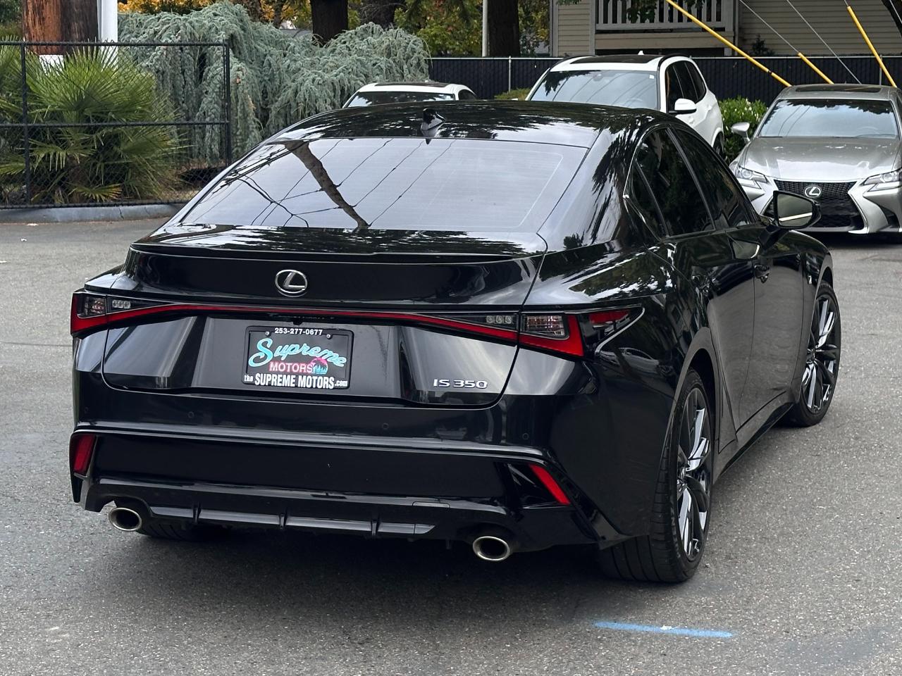 Lexus IS  2023