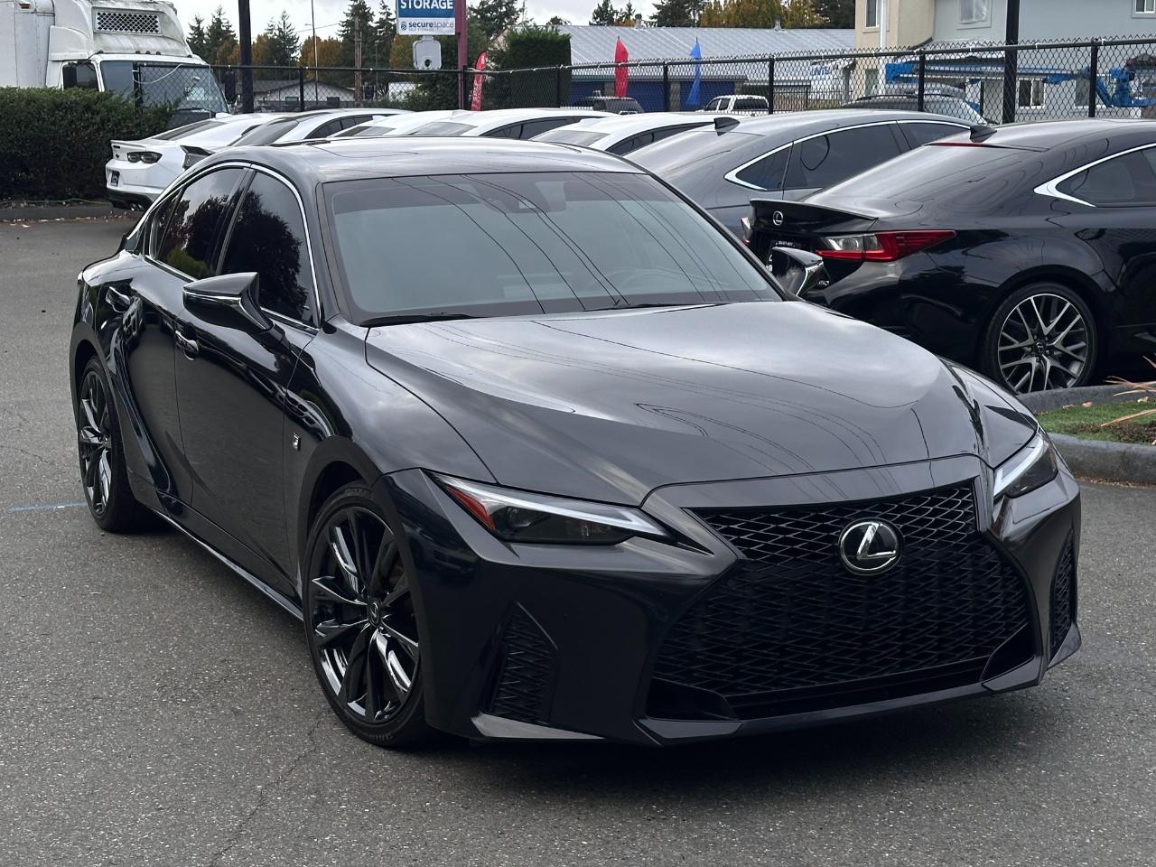Lexus IS  2023