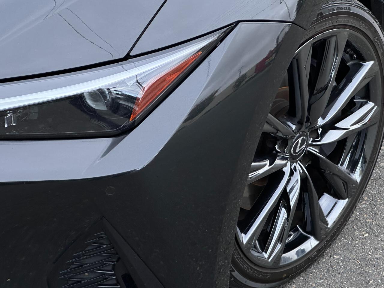Lexus IS  2023