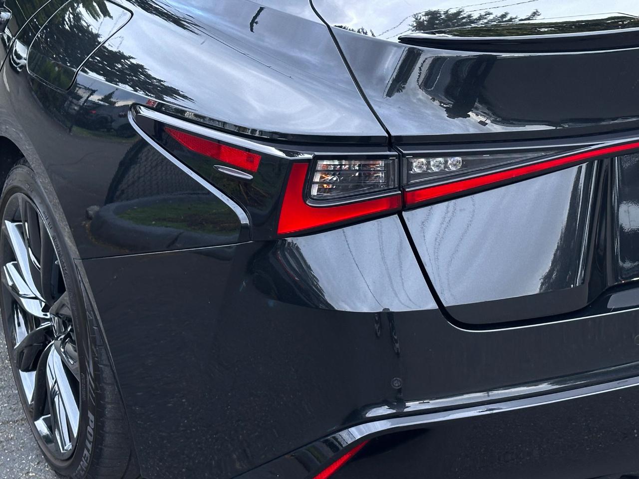 Lexus IS  2023
