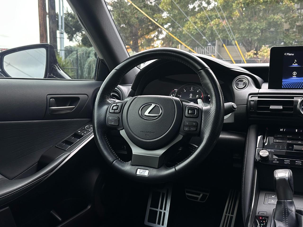 Lexus IS  2023