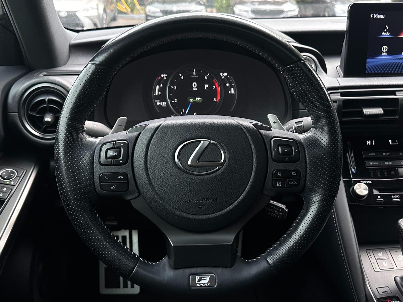 Lexus IS  2023