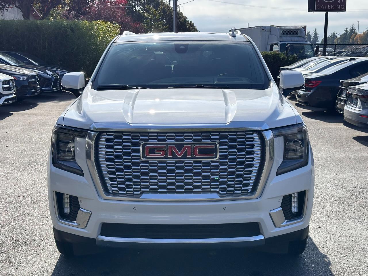 GMC Yukon photo 12