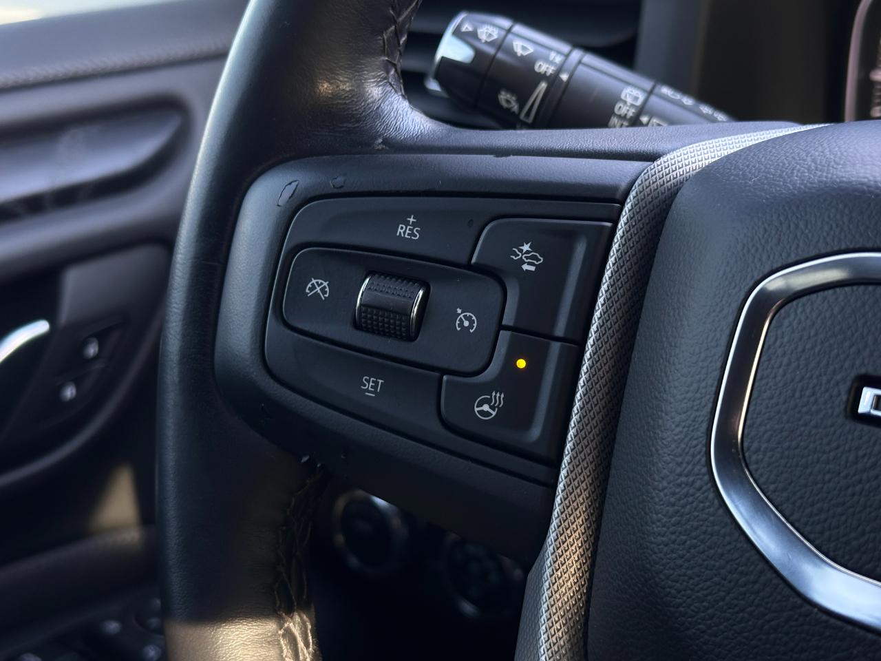 GMC Yukon photo 11