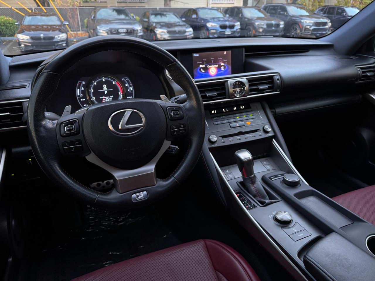 Lexus IS  2019